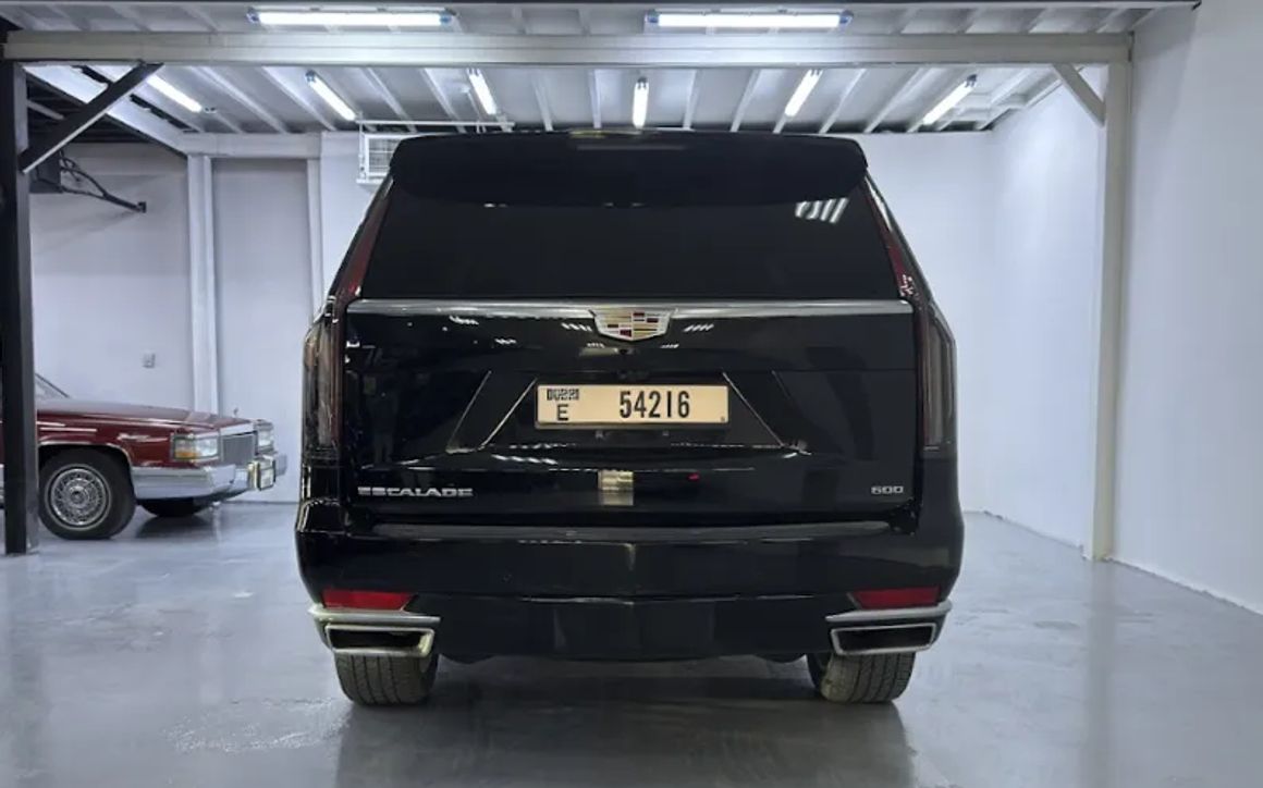 Cadillac Escalade Long With Pilot Seats - image 5