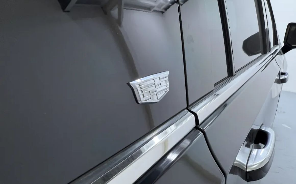 Cadillac Escalade Long With Pilot Seats - image 6