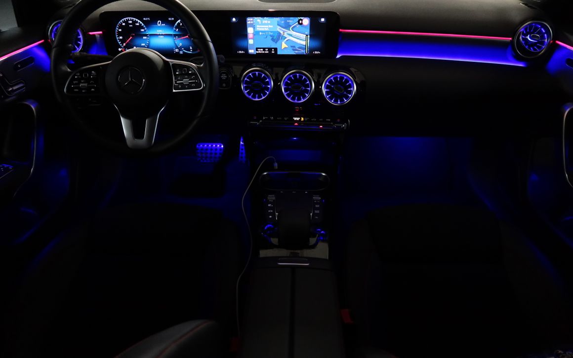Mercedes-Benz A250 AMG - image 11