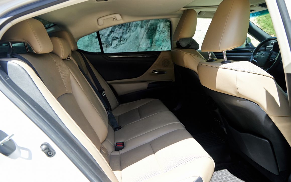 LEXUS ES - image 15