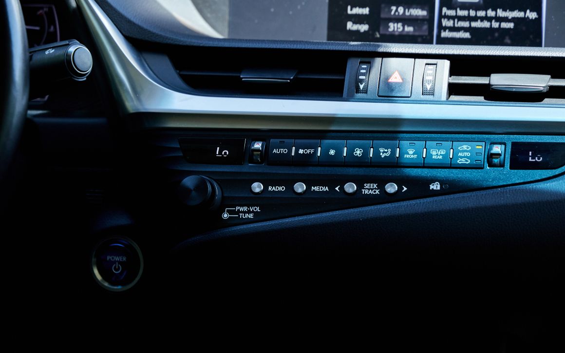 LEXUS ES - image 21