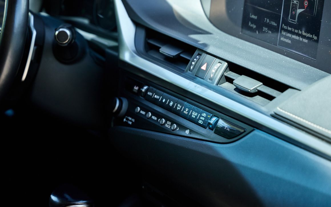 LEXUS ES - image 19
