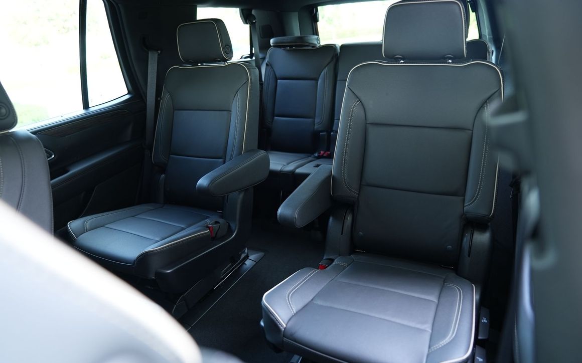 CHEVROLET TAHOE - image 6