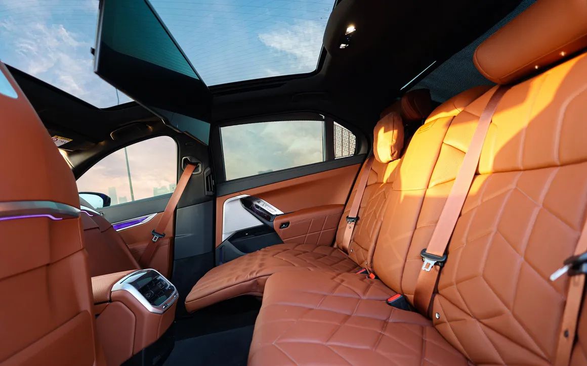 BMW 735i Black - image 16