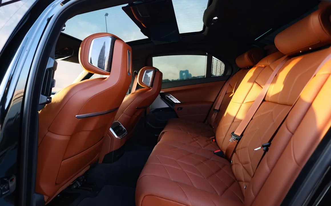 BMW 735i Black - image 12