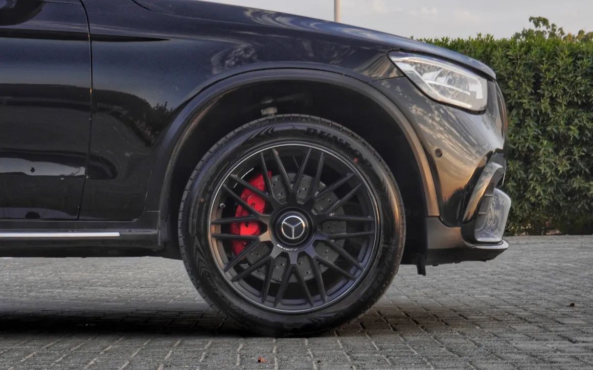 Mercedes GLC300 - image 8
