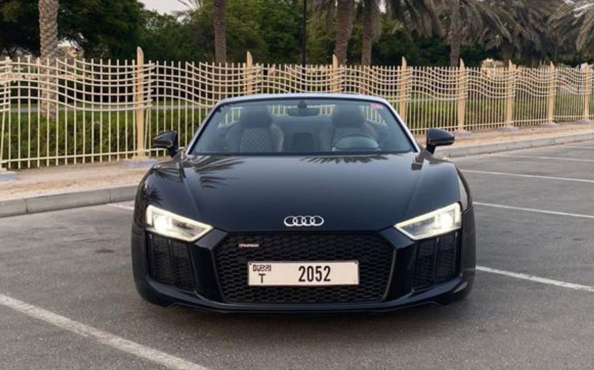 AUDI R8 - image 2