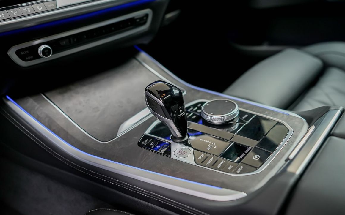 BMW X5 - image 8