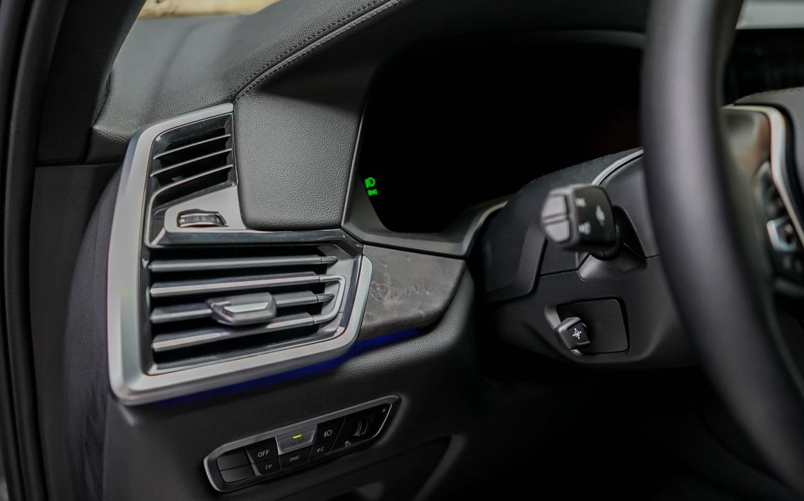 BMW X5 - image 7