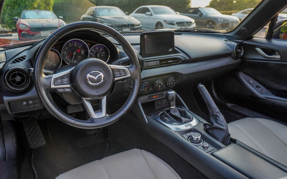 Mazda MX-5 convertible - image 15