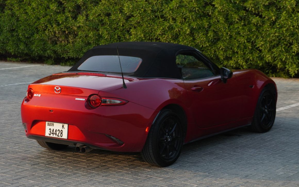 Mazda MX-5 convertible - image 7