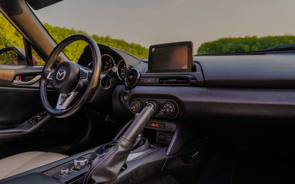 Mazda MX-5 convertible - image 14