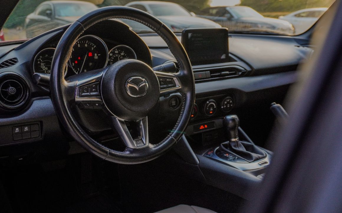 Mazda MX-5 convertible - image 16