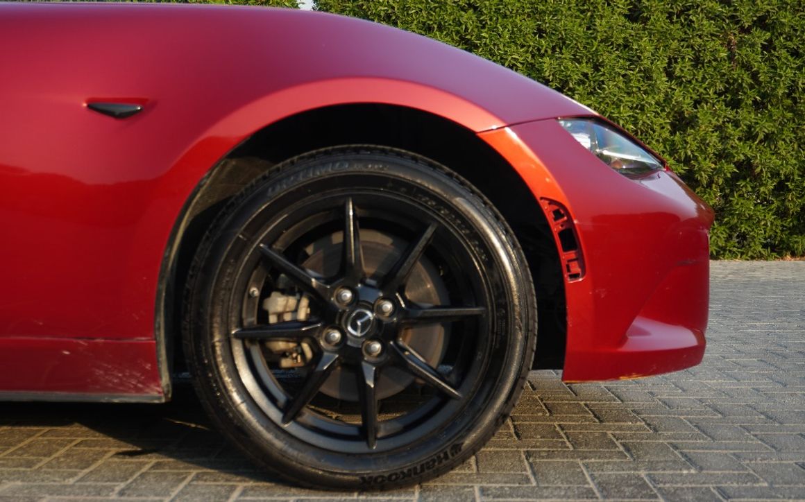 Mazda MX-5 convertible - image 11