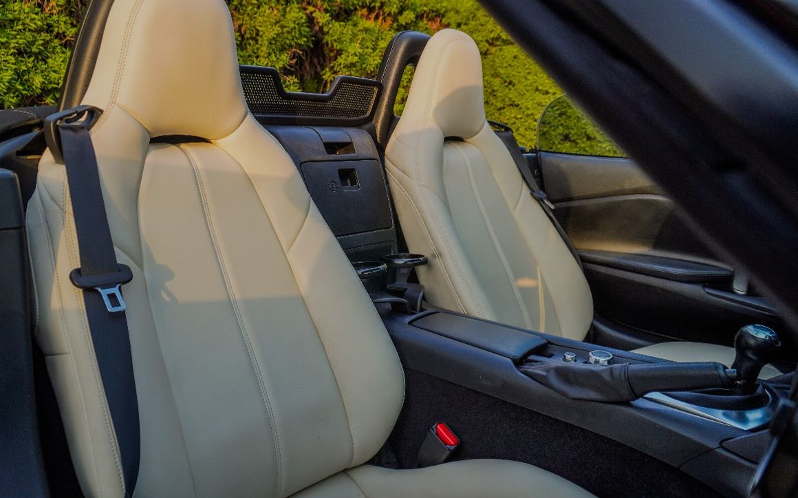 Mazda MX-5 convertible - image 17