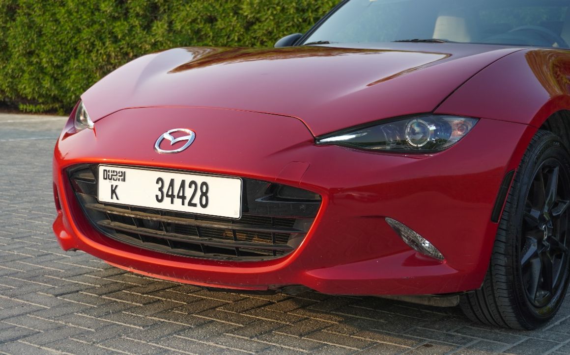 Mazda MX-5 convertible - image 10