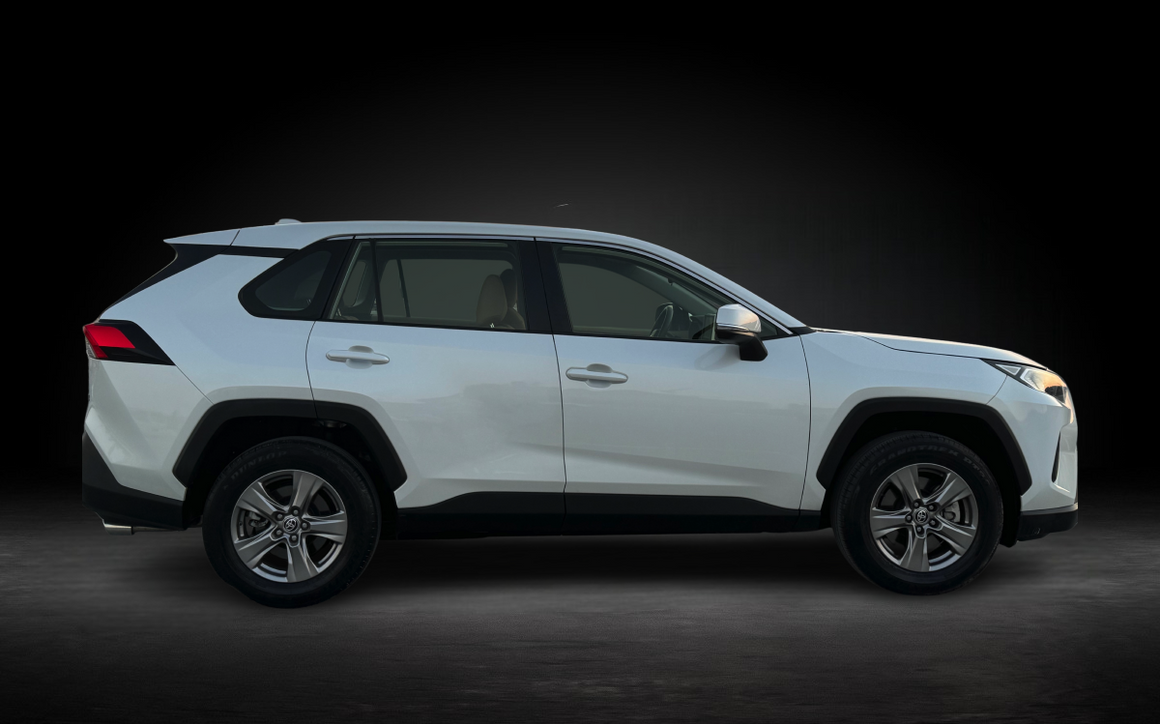 TOYOTA RAV4 - image 5