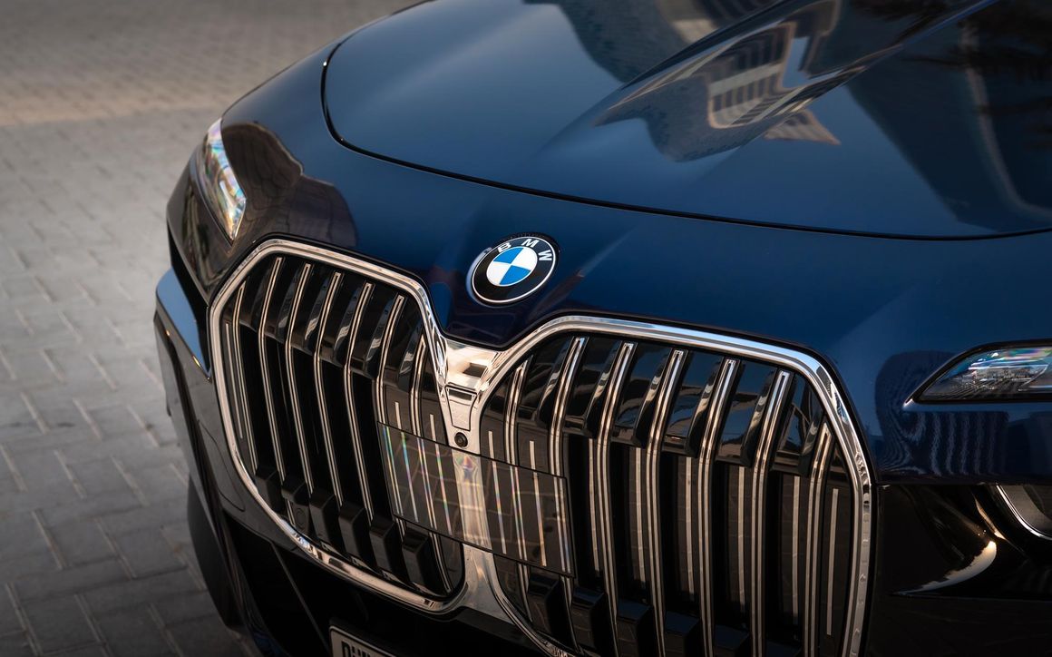 BMW 735 - image 15