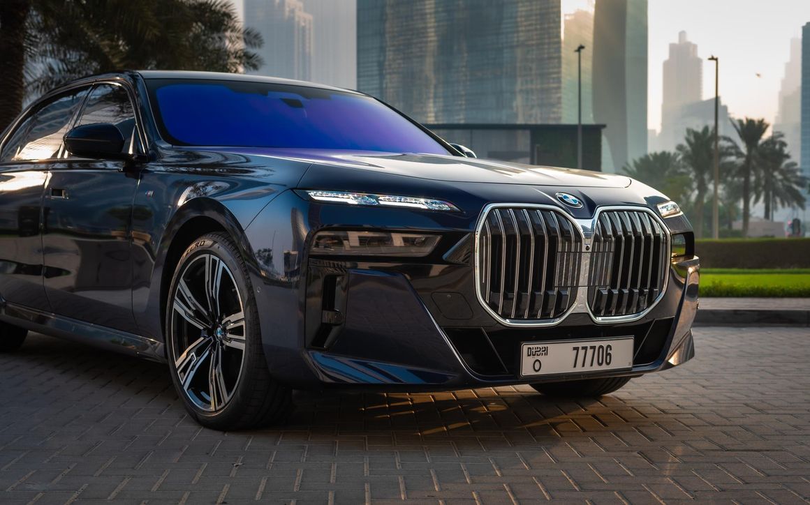 BMW 735 - image 11
