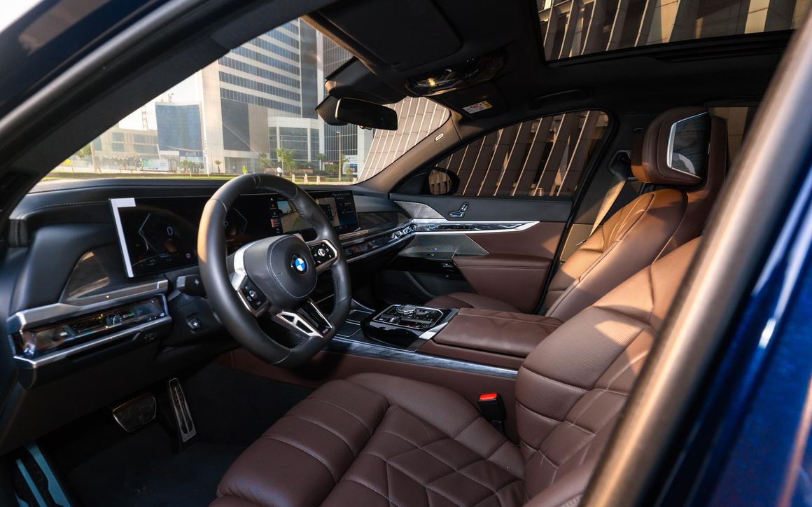 BMW 735 - image 18