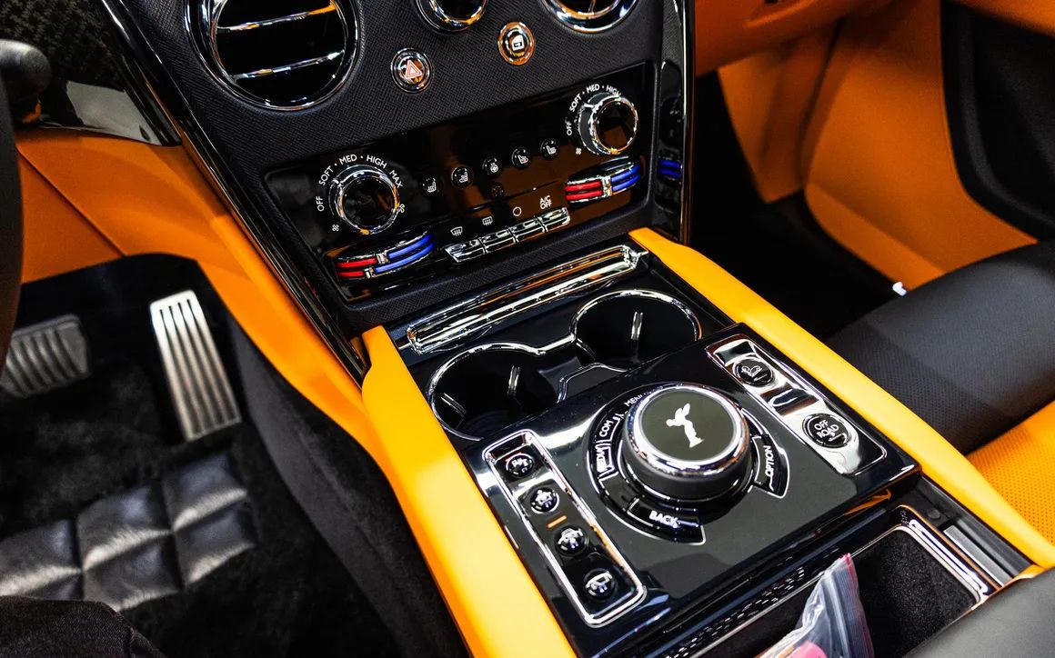 Rolls Royce  BB Cullinan - image 18