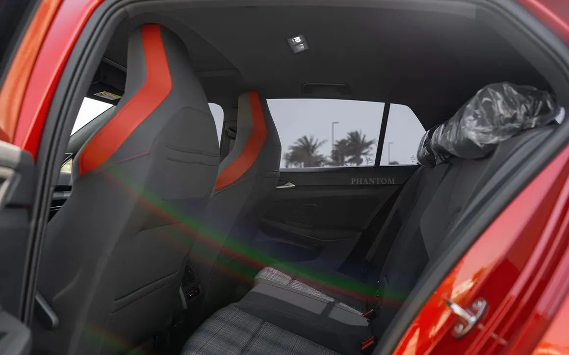 VOLKSWAGEN GOLF GTI 20L - image 12