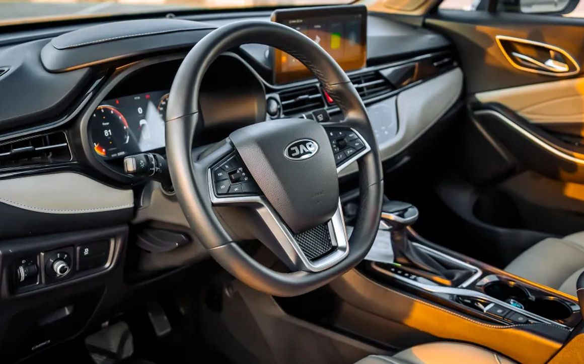 JAC S4 - image 5