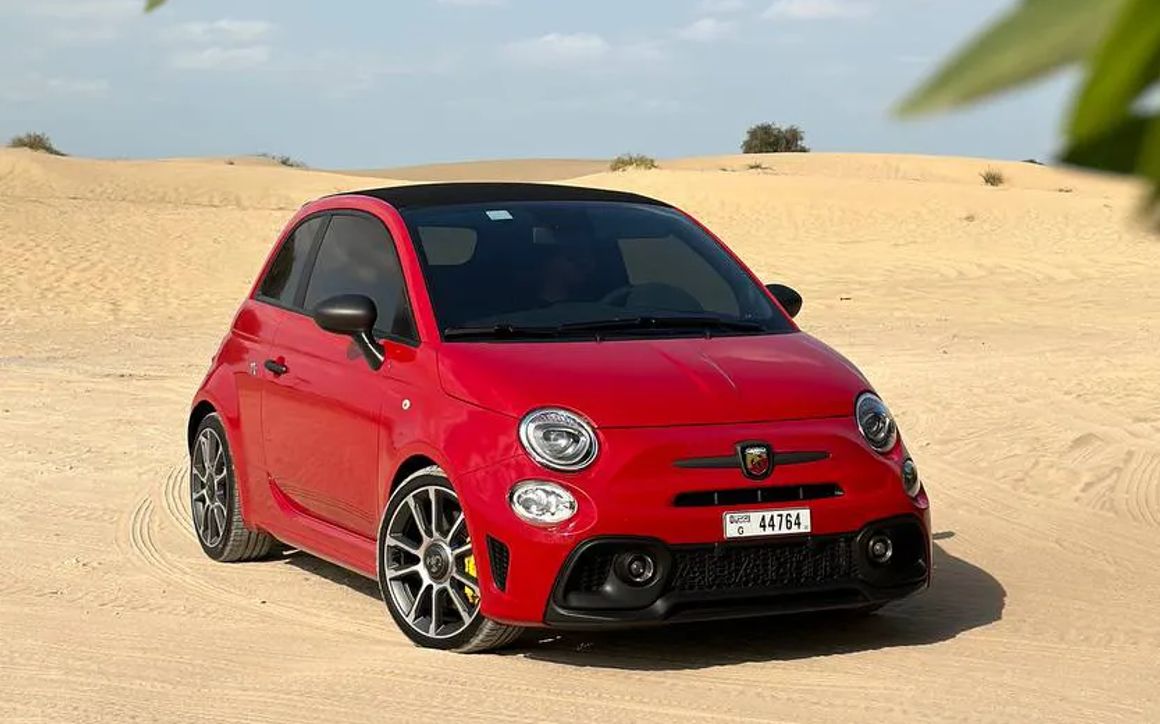 Abarth 695 Cabrio - image 2
