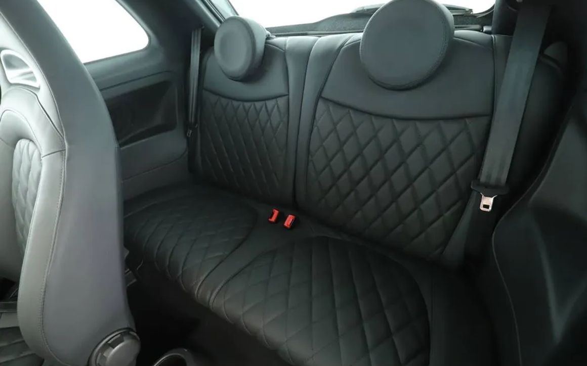 Abarth 695 Cabrio - image 9