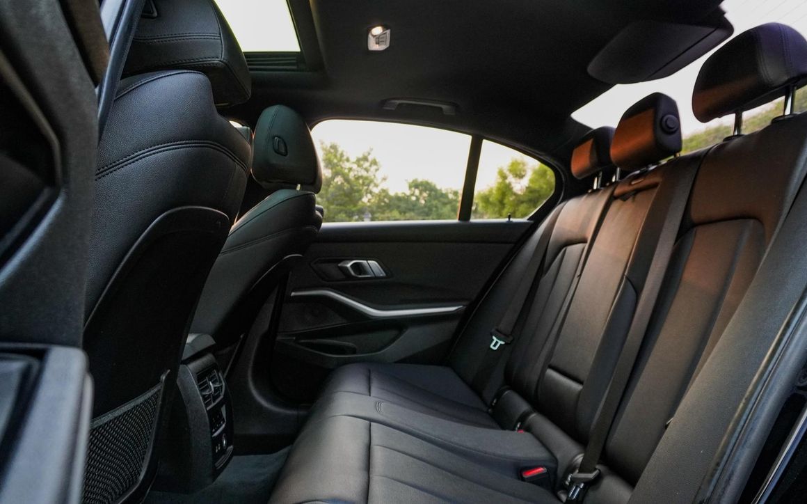 BMW 330i M package - image 13