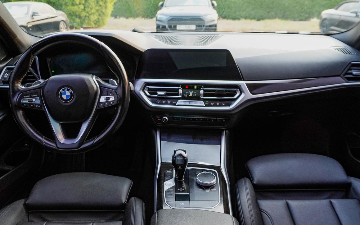BMW 330i M package - image 12