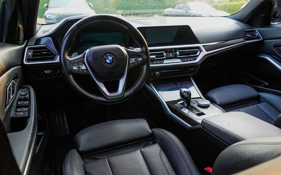 BMW 330i M package - image 10
