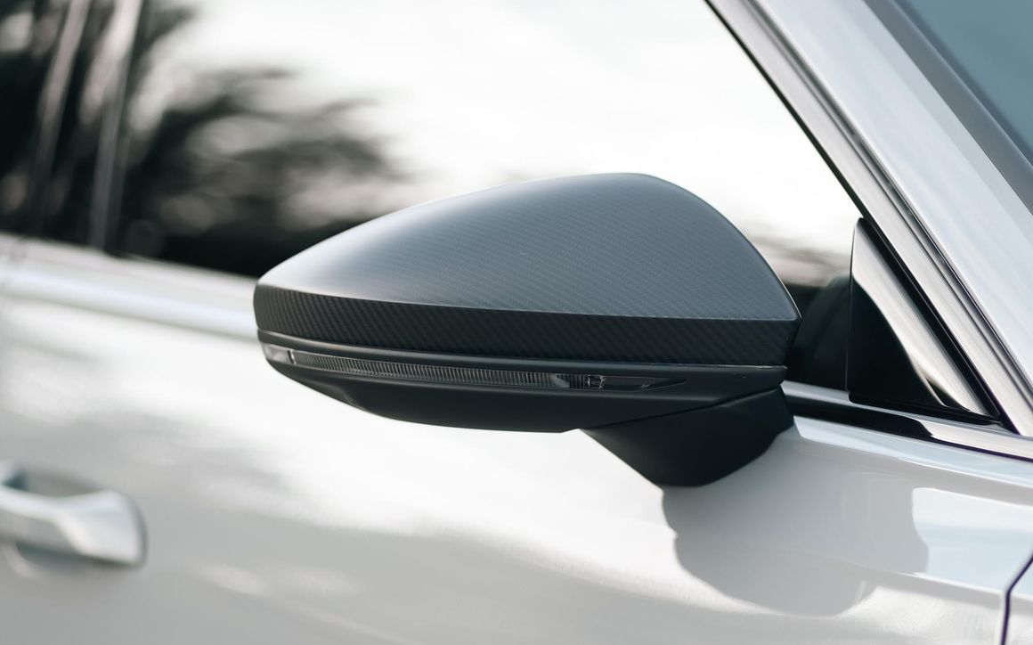 Audi RS6 Avant Gray - image 12