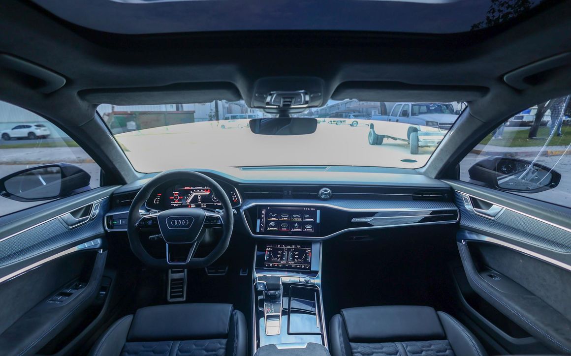 Audi RS6 Avant Gray - image 17