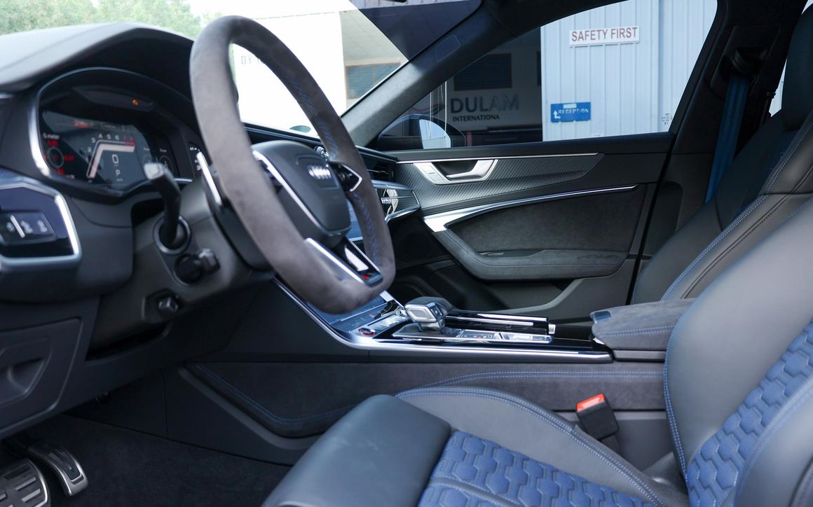 Audi RS6 Avant Gray - image 18