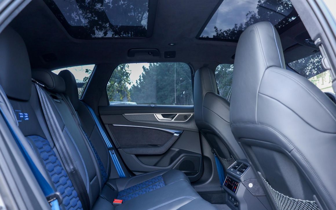 Audi RS6 Avant Gray - image 20
