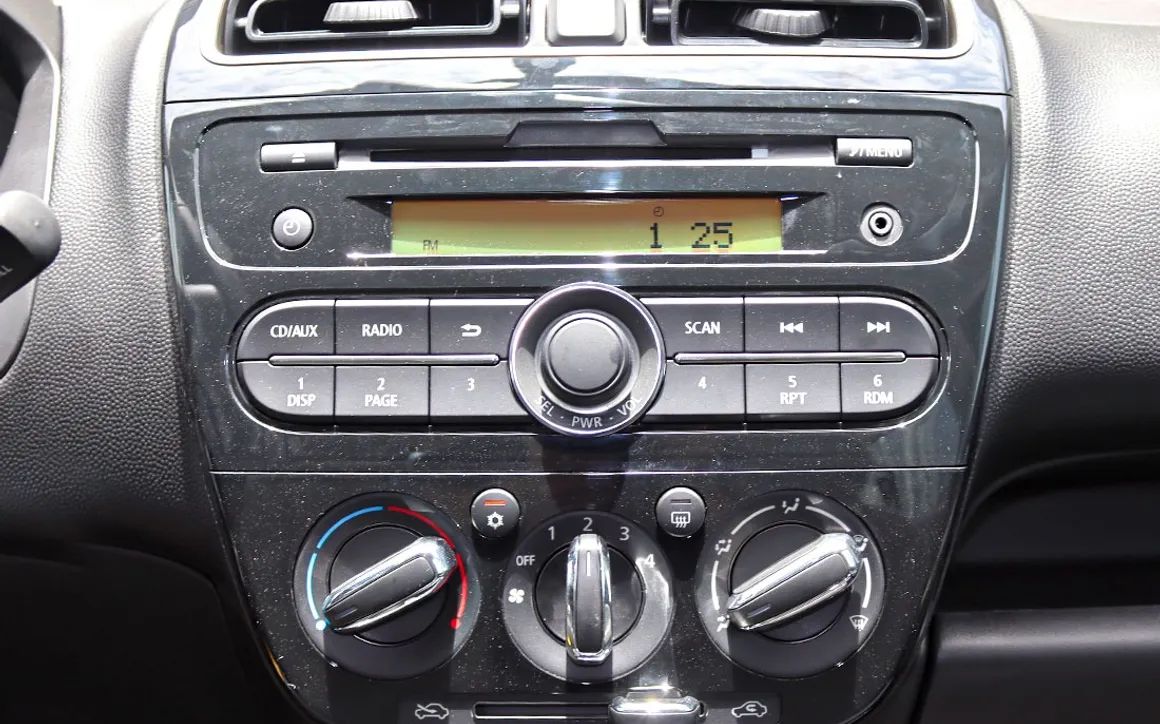 MITSUBISHI Attrage - image 8