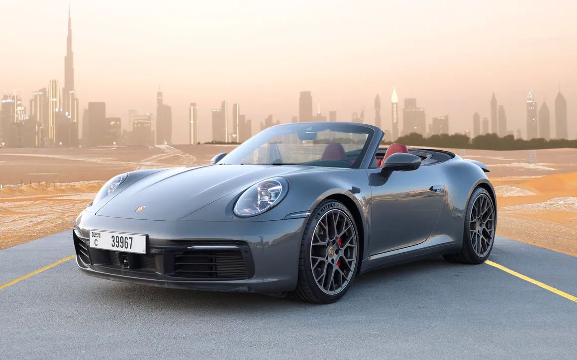 PORSCHE 911 CARRERA 4S - image 1