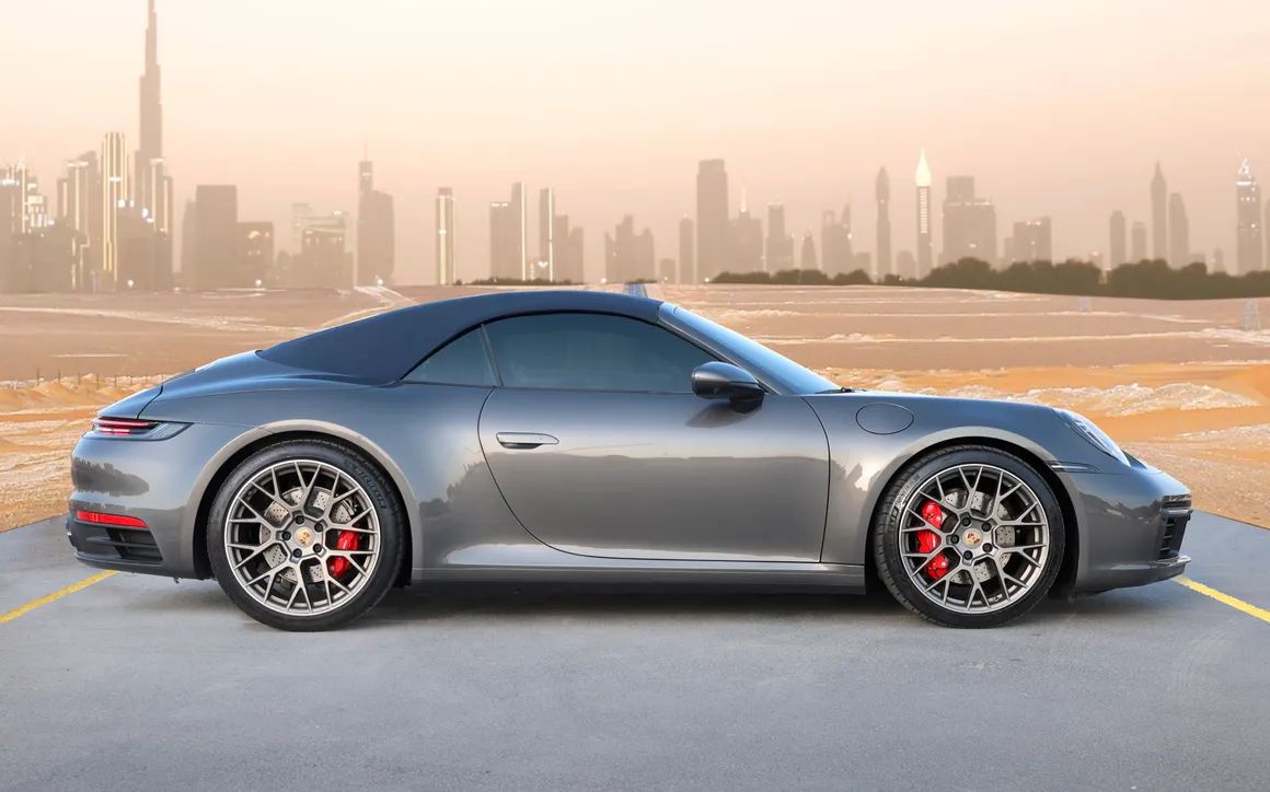 PORSCHE 911 CARRERA 4S - image 5