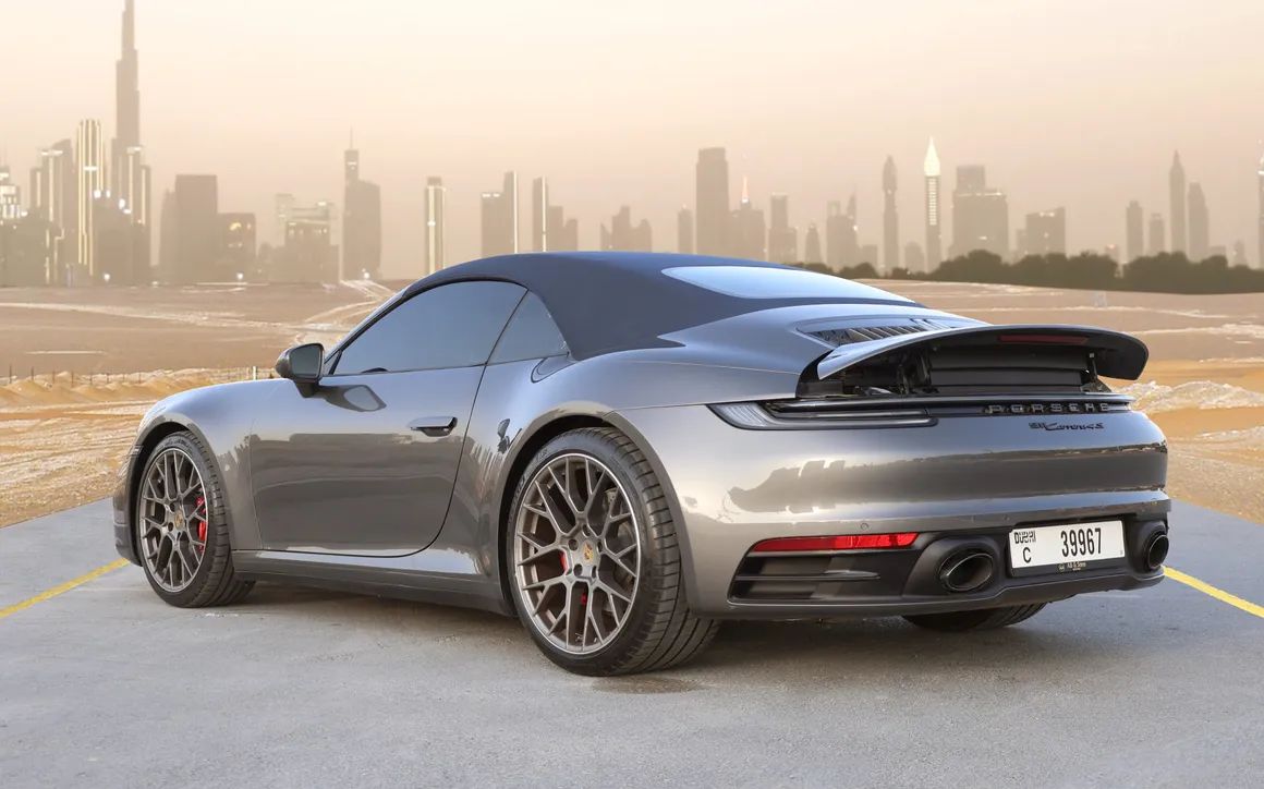 PORSCHE 911 CARRERA 4S - image 6