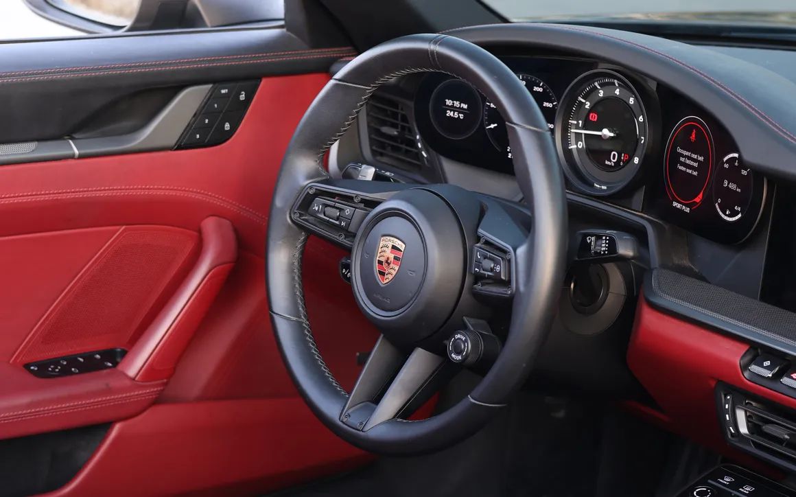 PORSCHE 911 CARRERA 4S - image 15