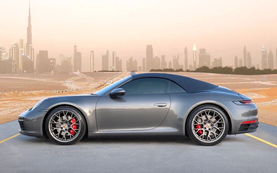 PORSCHE 911 CARRERA 4S - image 10