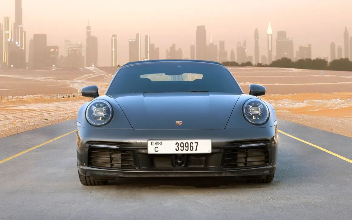 PORSCHE 911 CARRERA 4S - image 3