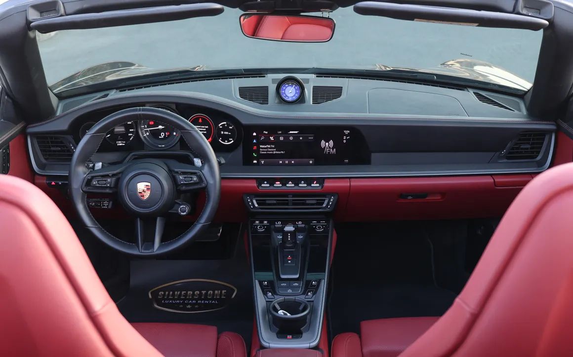 PORSCHE 911 CARRERA 4S - image 16