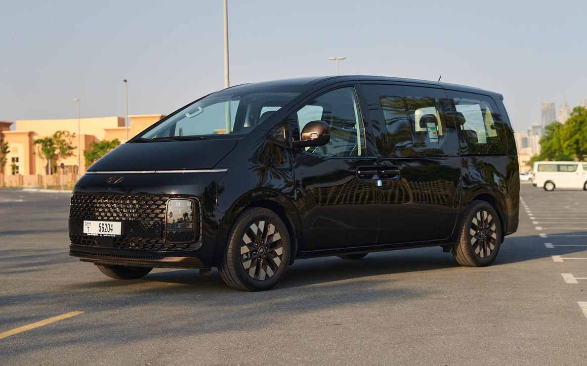 Hyundai Staria 7S - image 1