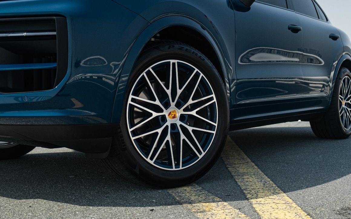 PORSCHE CAYENNE - image 9