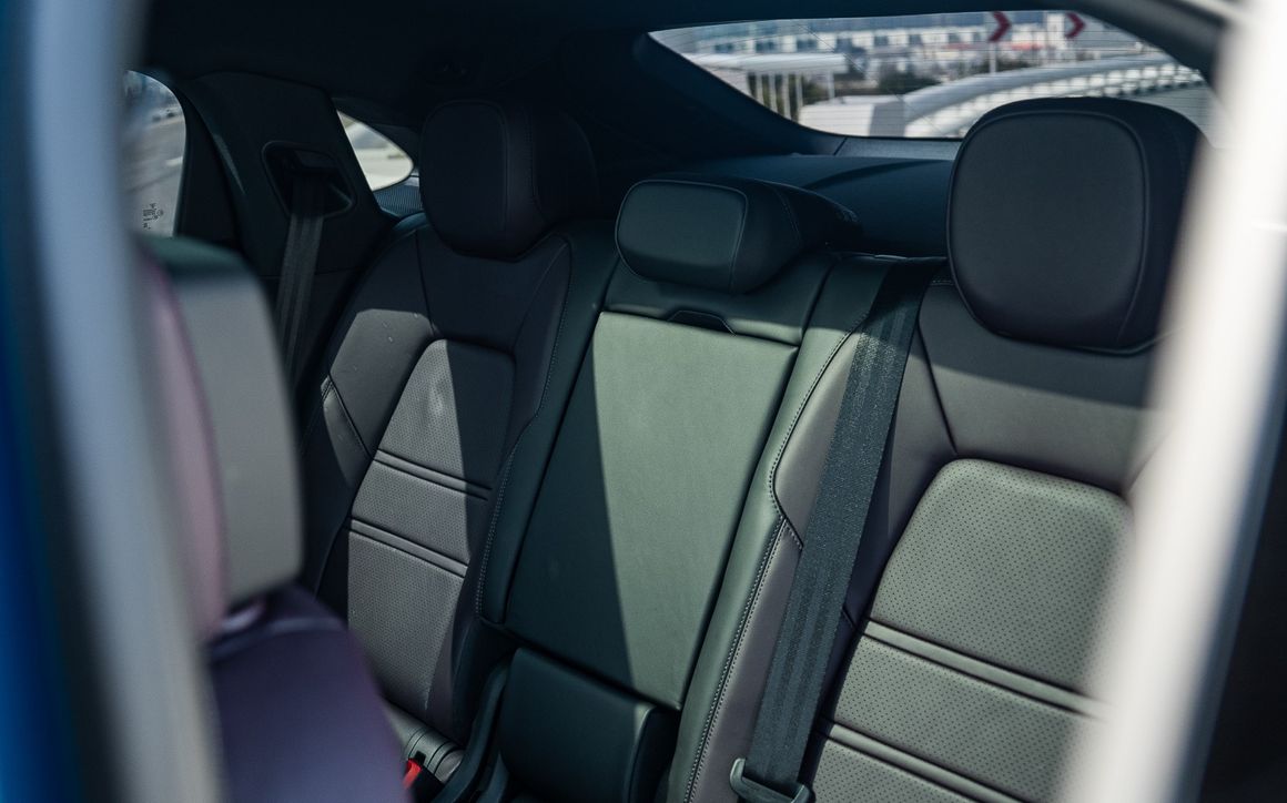 PORSCHE CAYENNE - image 15