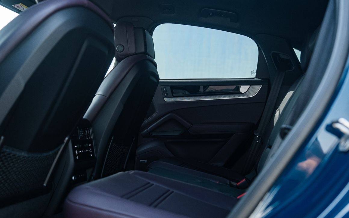 PORSCHE CAYENNE - image 14