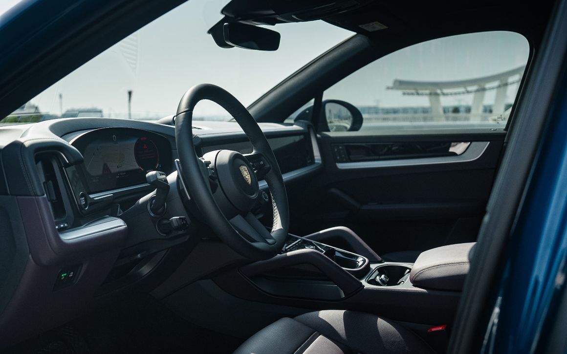 PORSCHE CAYENNE - image 11