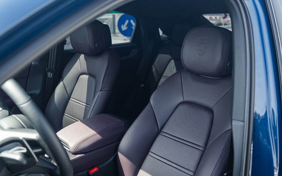 PORSCHE CAYENNE - image 10